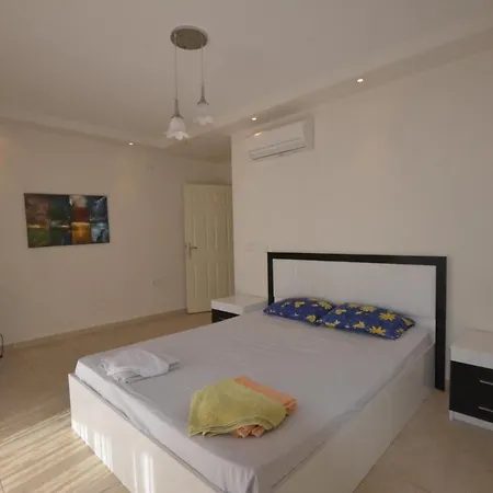 5 Star In With Breathtaking Views, 1037